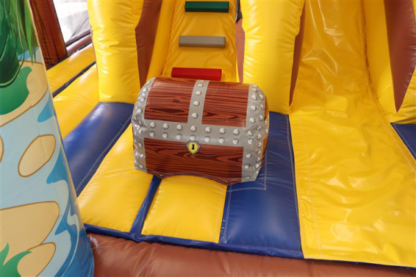 Hüpfburg Pirat Multiplay in 6,9m x 5,4m x 5,6mh